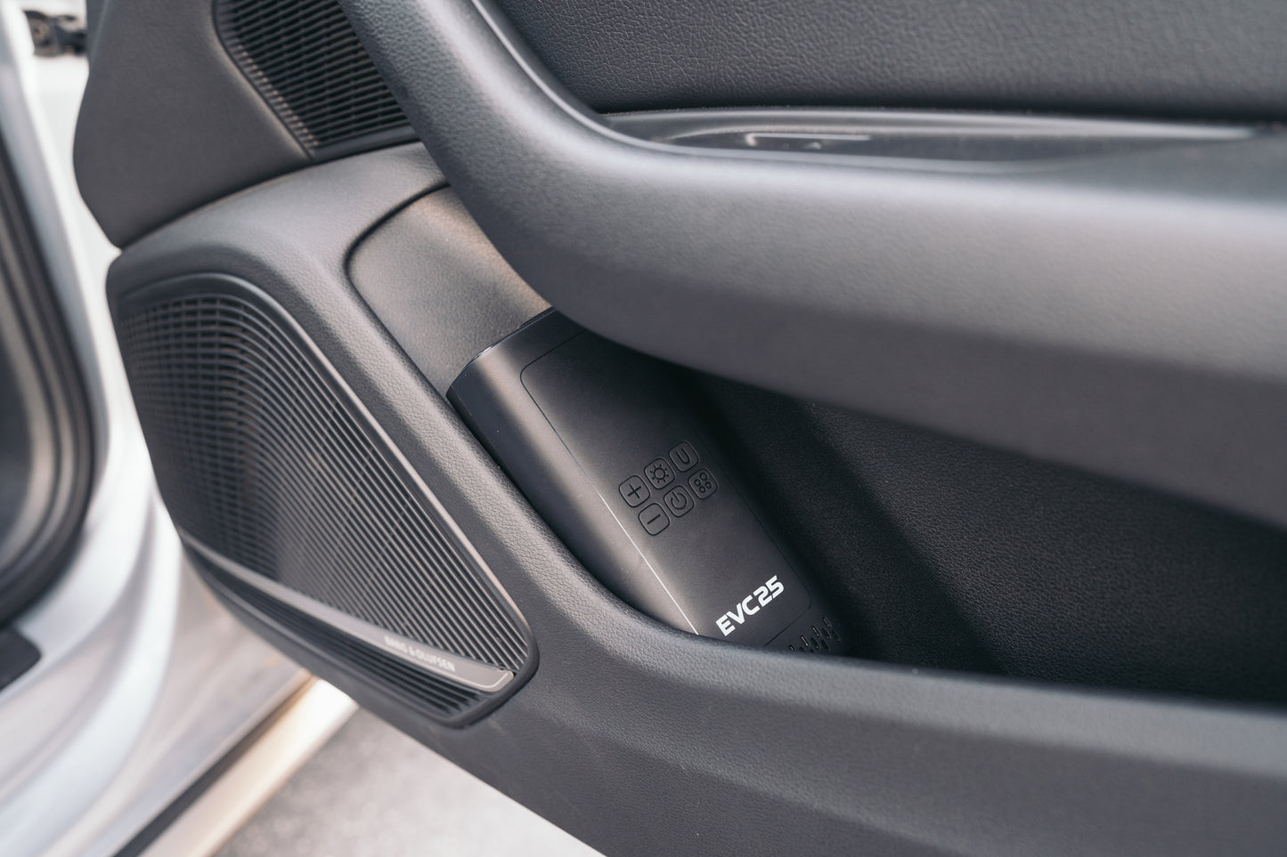 SAVE when you purchase 400P EF Portable Compressor + 7-Way Power Access Connector & Receive a FREE EVC25 (a $90.90 Value!)