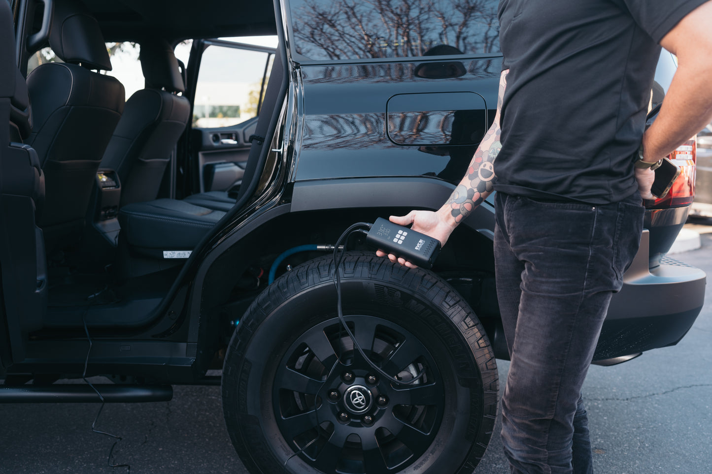 SAVE when you purchase 400P-RV EF Auto Portable Compressor + 7-Way Power Access Connector & Receive a FREE EVC25 (a $101.70 Value!)