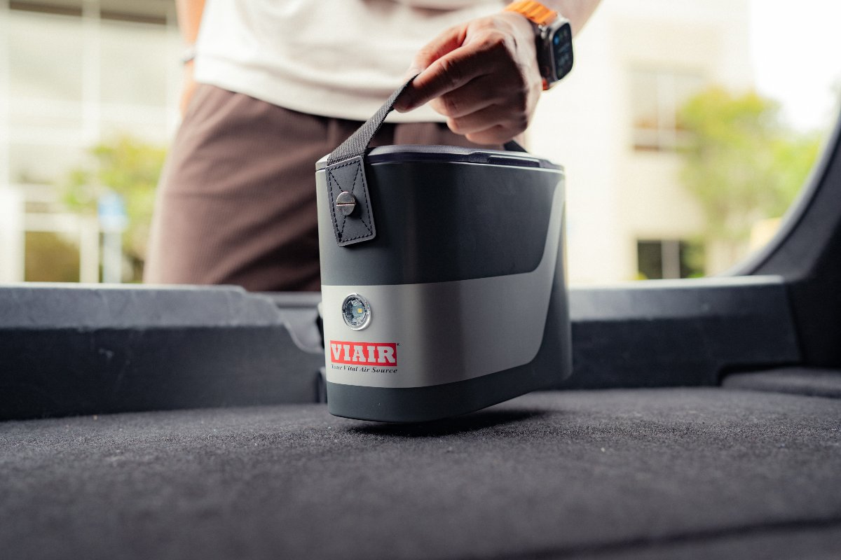 Every Vehicle Carry™ 75P Digital Portable Compressor